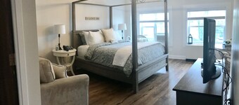Harbor House Inn