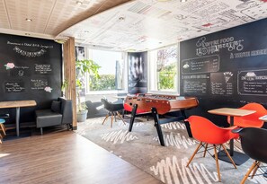 Lobby sitting area - B&B Hotel Limoges 3 (Limoges)