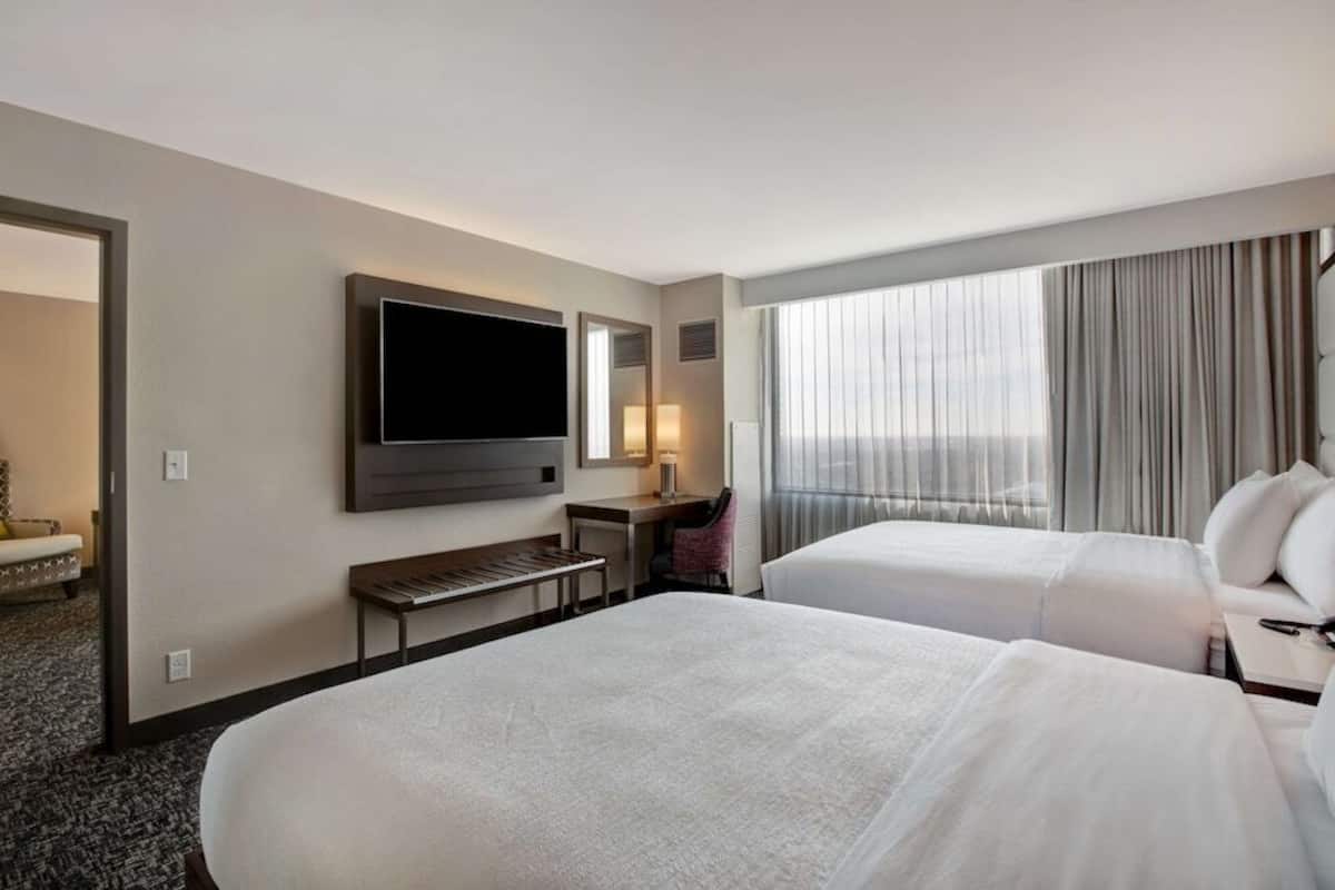 Hypo-allergenic bedding, pillowtop beds, in-room safe, desk