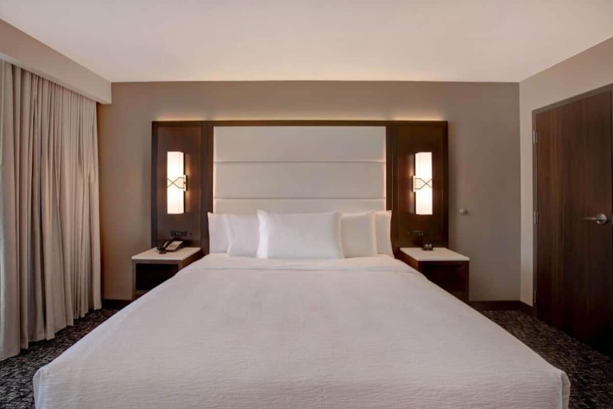 Hypo-allergenic bedding, pillowtop beds, in-room safe, desk