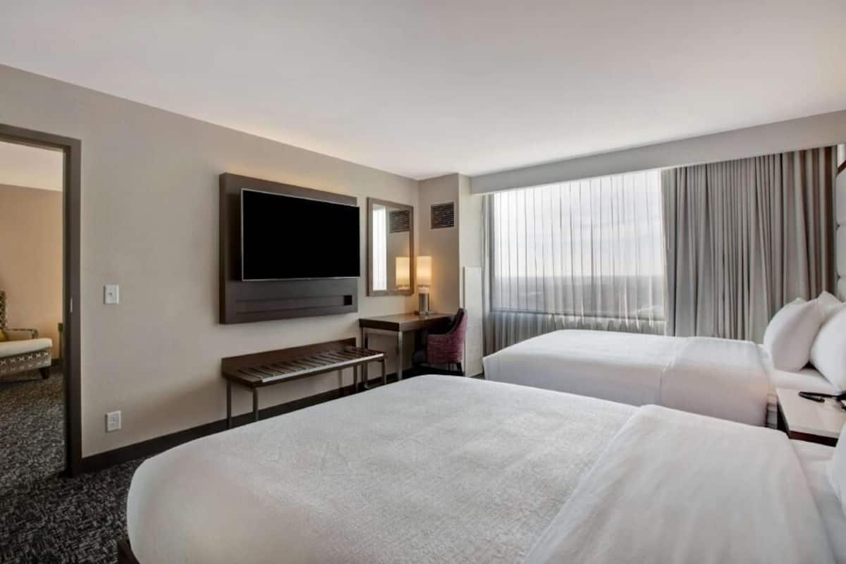 Hypo-allergenic bedding, pillowtop beds, in-room safe, desk