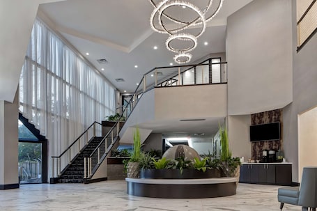 Lobby. Embassy Suites by Hilton Oklahoma City Northwest