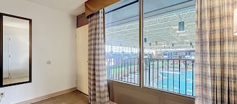 Stayable Jacksonville West