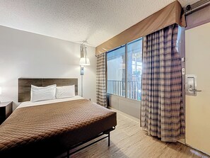 1 habitación, escritorio, wifi gratis y ropa de cama 