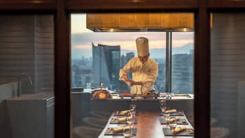 9 间餐厅,供应早餐、午餐和晚餐,无国界融合菜