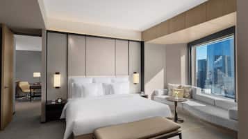 Suite, 1 King Bed, Club Lounge Access (Hana) | 1 bedroom, minibar, in-room safe, iron/ironing board