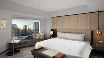 Suite, 1 King Bed, Club Lounge Access (Sora) | 1 bedroom, minibar, in-room safe, iron/ironing board