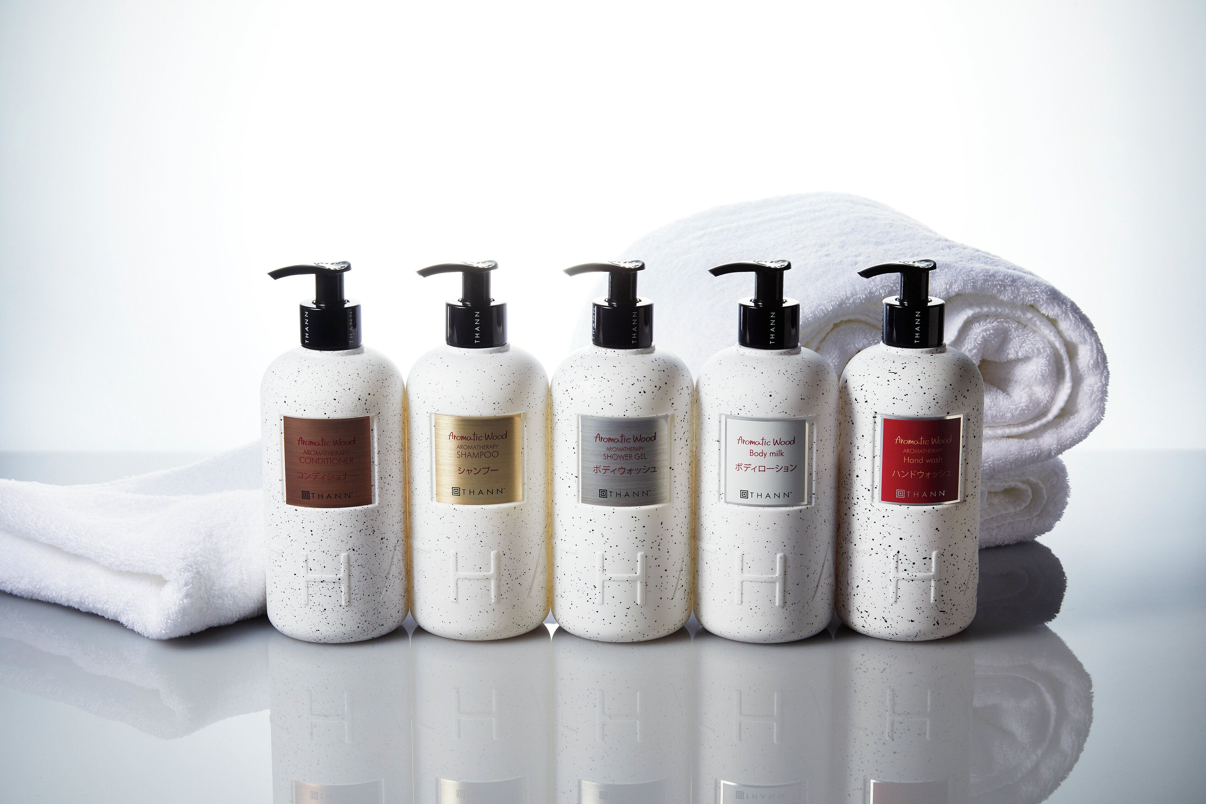 Umweltfreundliche Kosmetikartikel, Haartrockner, Hausschuhe, Bidet