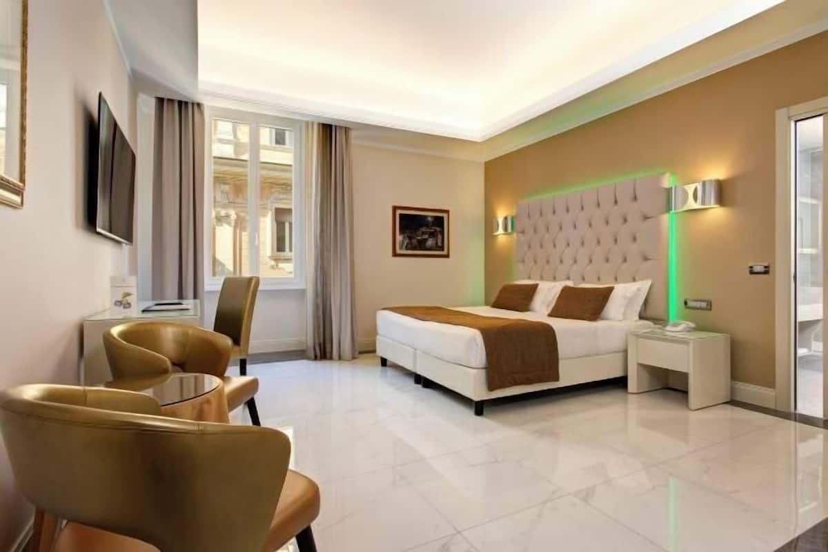 Premium bedding, minibar, in-room safe, desk