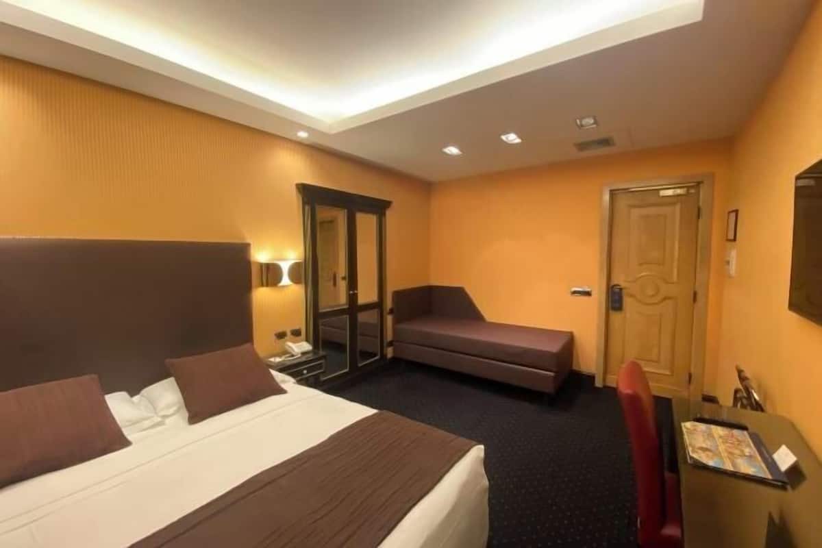 Premium bedding, minibar, in-room safe, desk