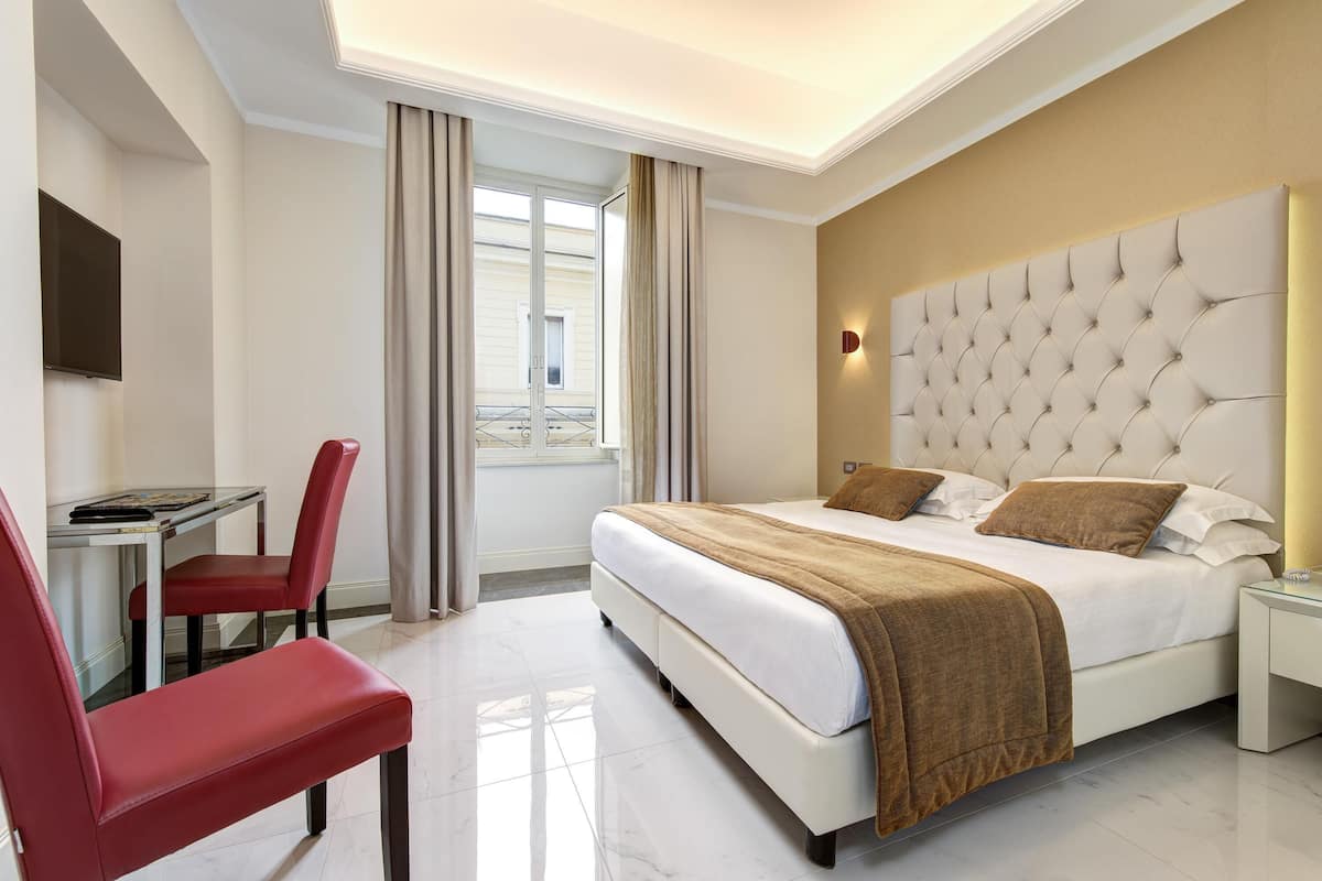 1 bedroom, premium bedding, minibar, in-room safe