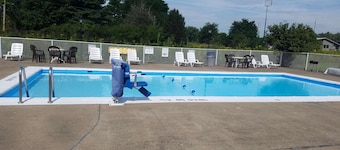 Travelodge by Wyndham New Philadelphia