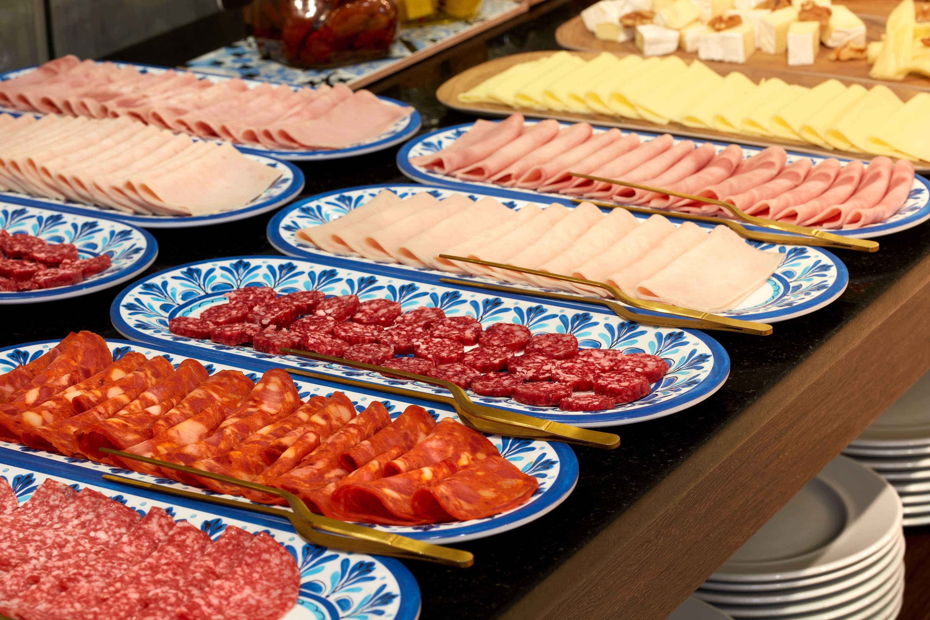 daily buffet breakfast for a fee