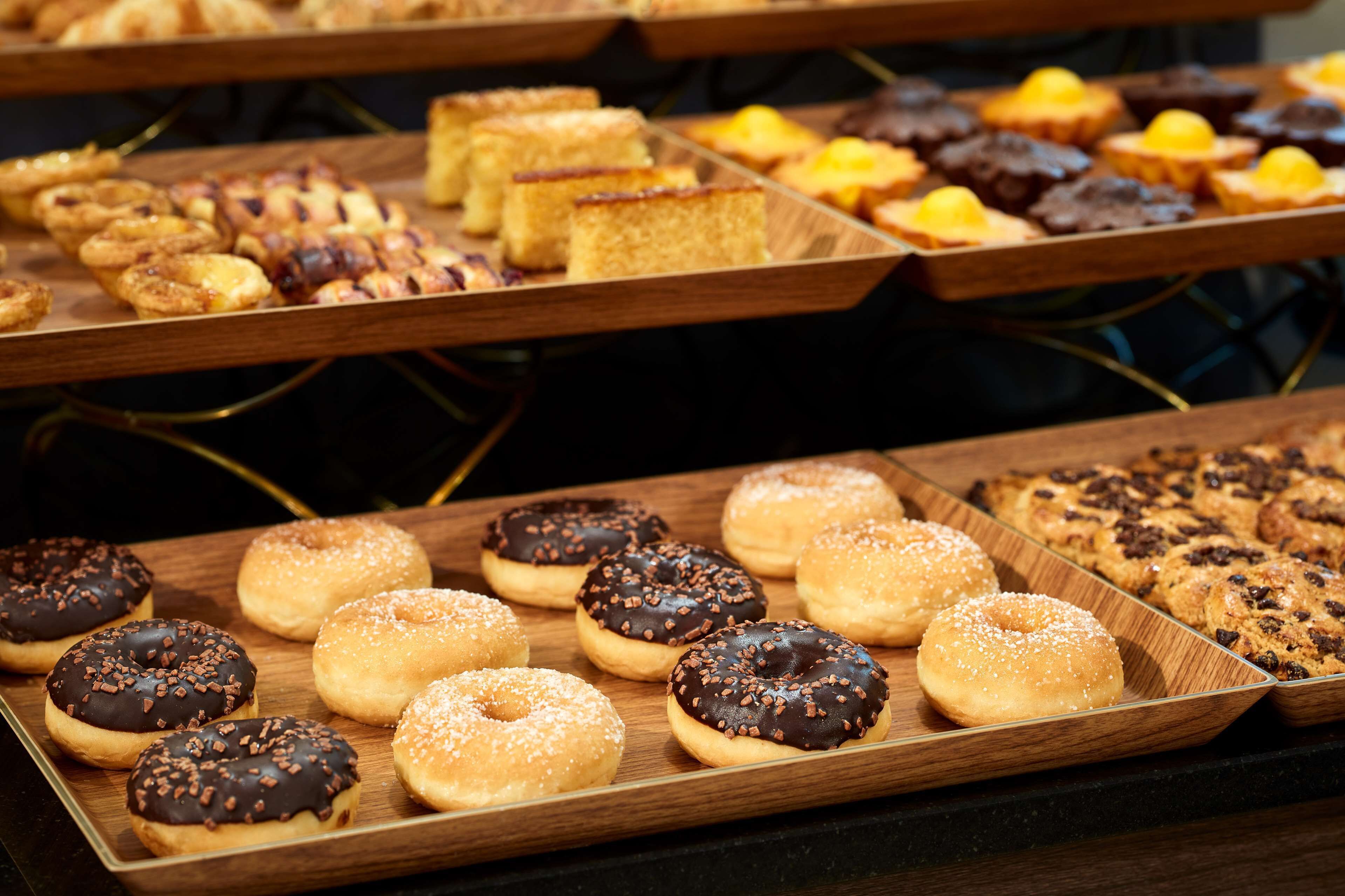 daily buffet breakfast for a fee