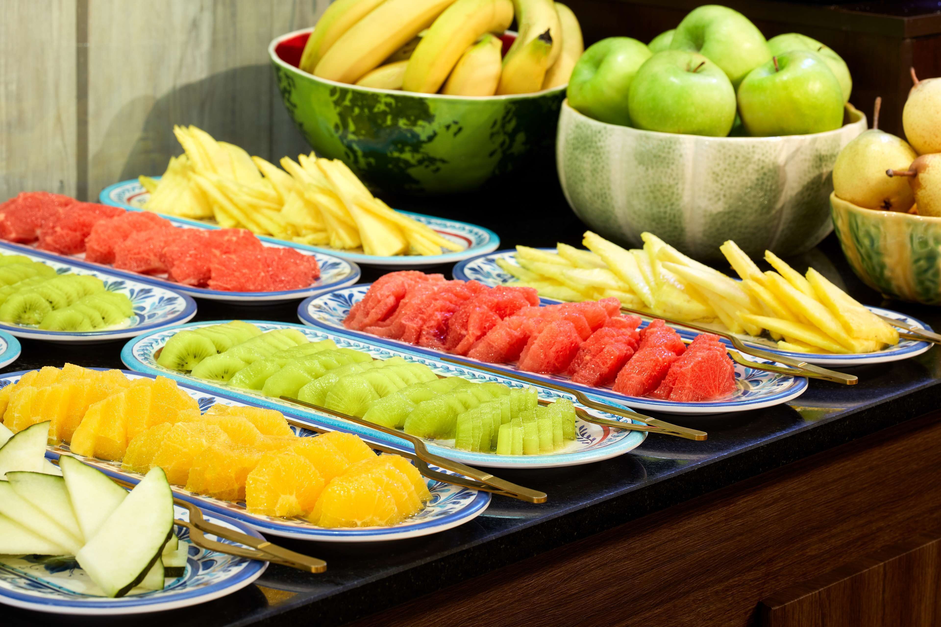 daily buffet breakfast for a fee