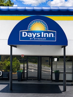 Front of property - Days Inn by Wyndham Gainesville Hospital/University Area (Gainesville)