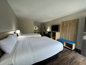 Kamer, 2 queensize bedden, niet-roken | Een bureau, verduisterende gordijnen, gratis wifi, beddengoed