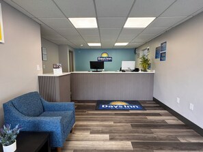 Reception - Days Inn by Wyndham Gainesville Hospital/University Area (Gainesville)