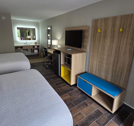 Camera Deluxe, 2 letti queen, non fumatori | Una scrivania, tende oscuranti, Wi-Fi gratuito, lenzuola. Travelodge by Wyndham Gainesville