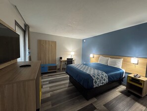 Zimmer, 1 Queen-Bett, Nichtraucher | Schreibtisch, Verdunkelungsvorhänge, kostenloses WLAN, Bettwäsche