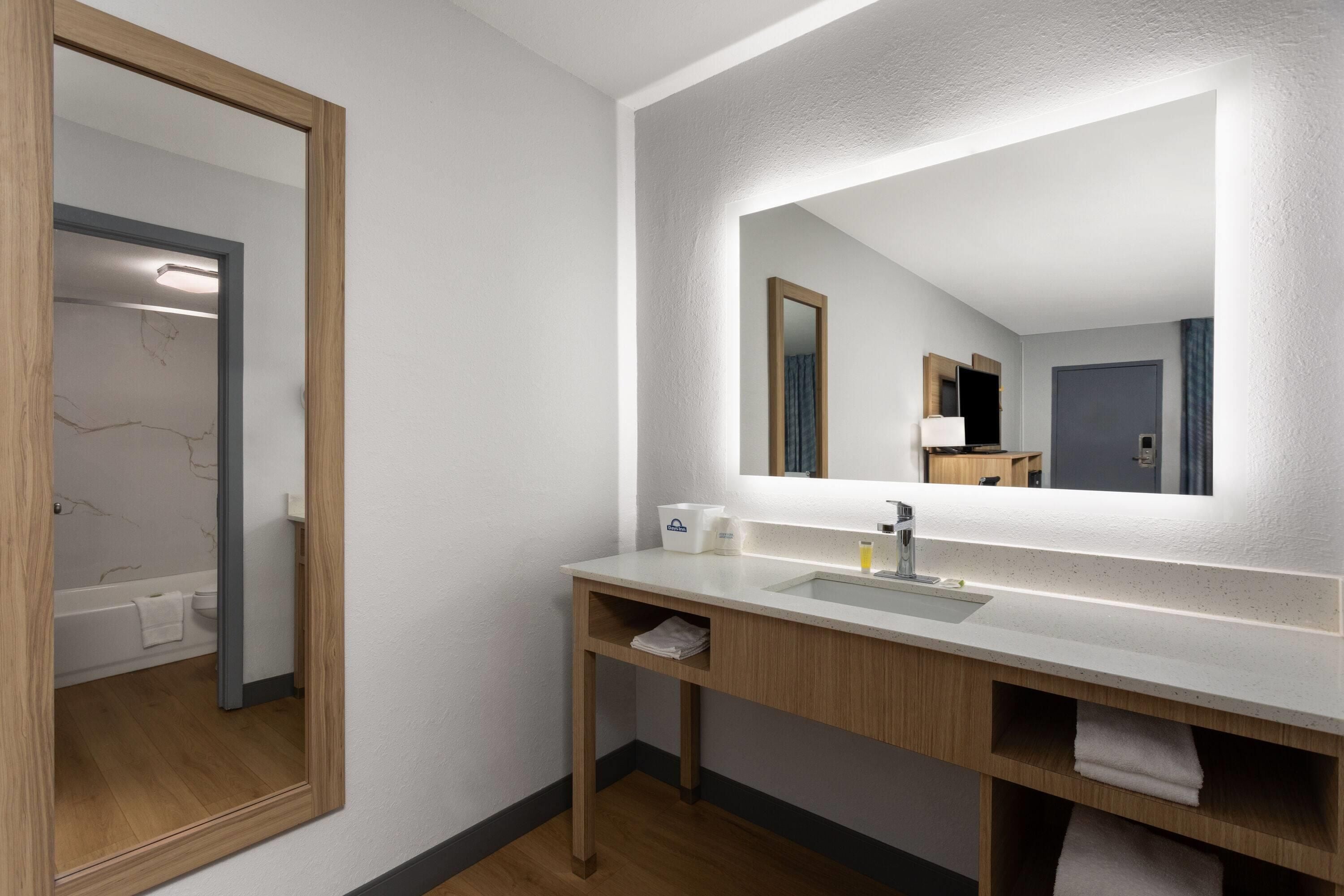 Photo - Travelodge by Wyndham Gainesville