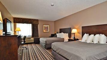 Hochwertige Bettwaren, Zimmersafe, laptopgeeigneter Arbeitsplatz