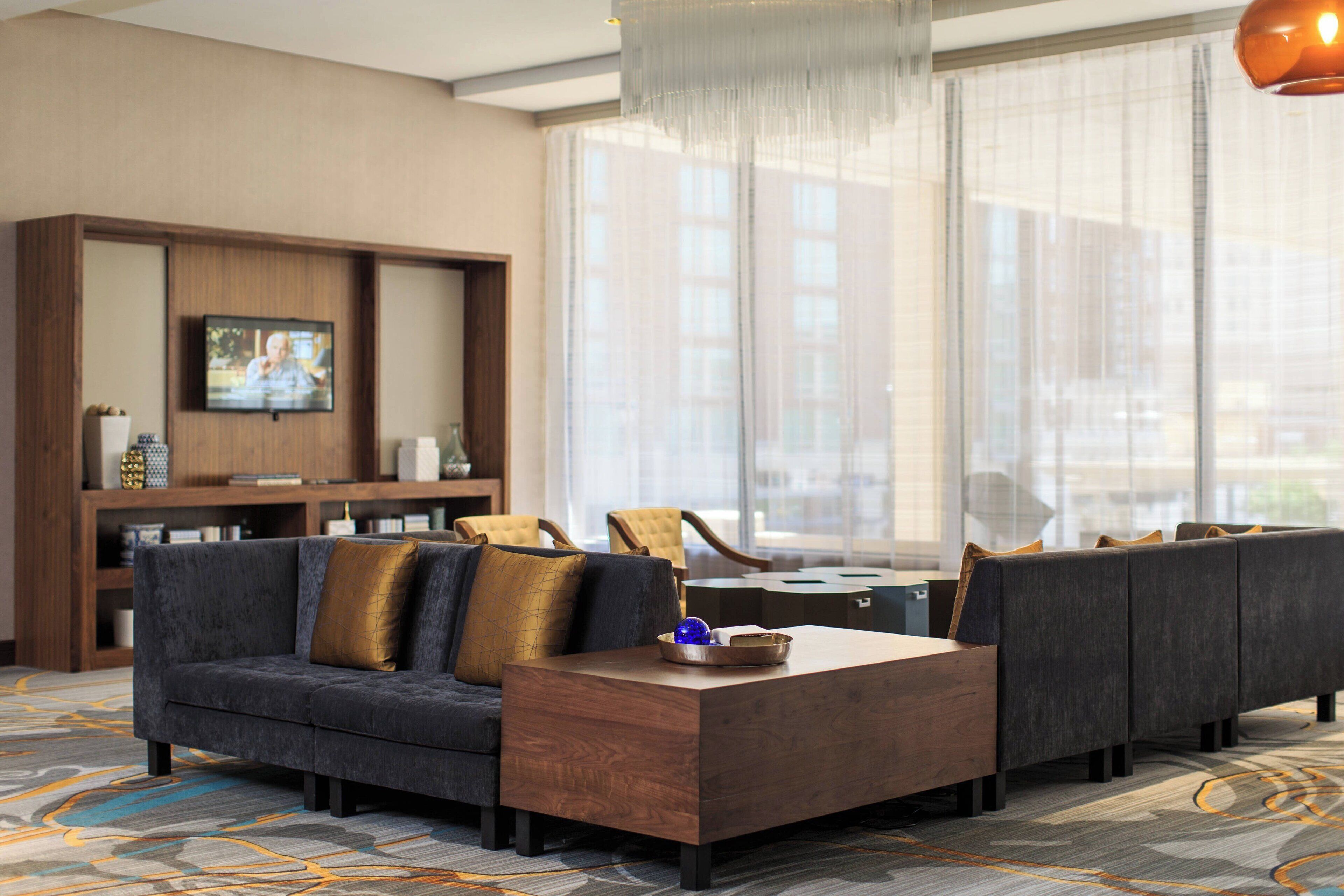 serves lunch and dinner