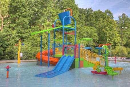 Country Cascades Waterpark Resort - Image 39
