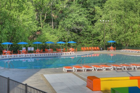 Country Cascades Waterpark Resort - Image 26