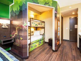Quarto com design assinado, várias camas | 1 quarto, camas com colchões pillow-top, cofres nos quartos