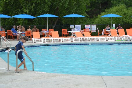 Country Cascades Waterpark Resort - Image 50