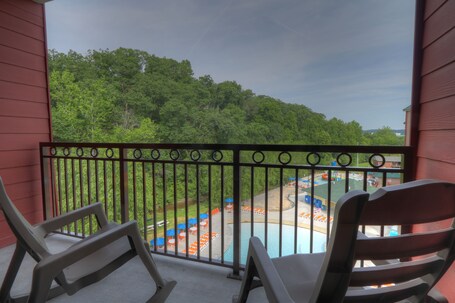 Country Cascades Waterpark Resort - Image 15