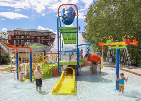 Country Cascades Waterpark Resort - Image 41
