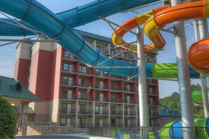 Water park - Country Cascades Waterpark Resort (Pigeon Forge)