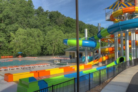 Country Cascades Waterpark Resort - Image 55