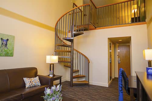 Family Penthouse | Living area | 43-inch flat-screen TV with digital channels, TV
