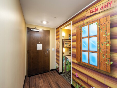 Country Cascades Waterpark Resort - Image 36