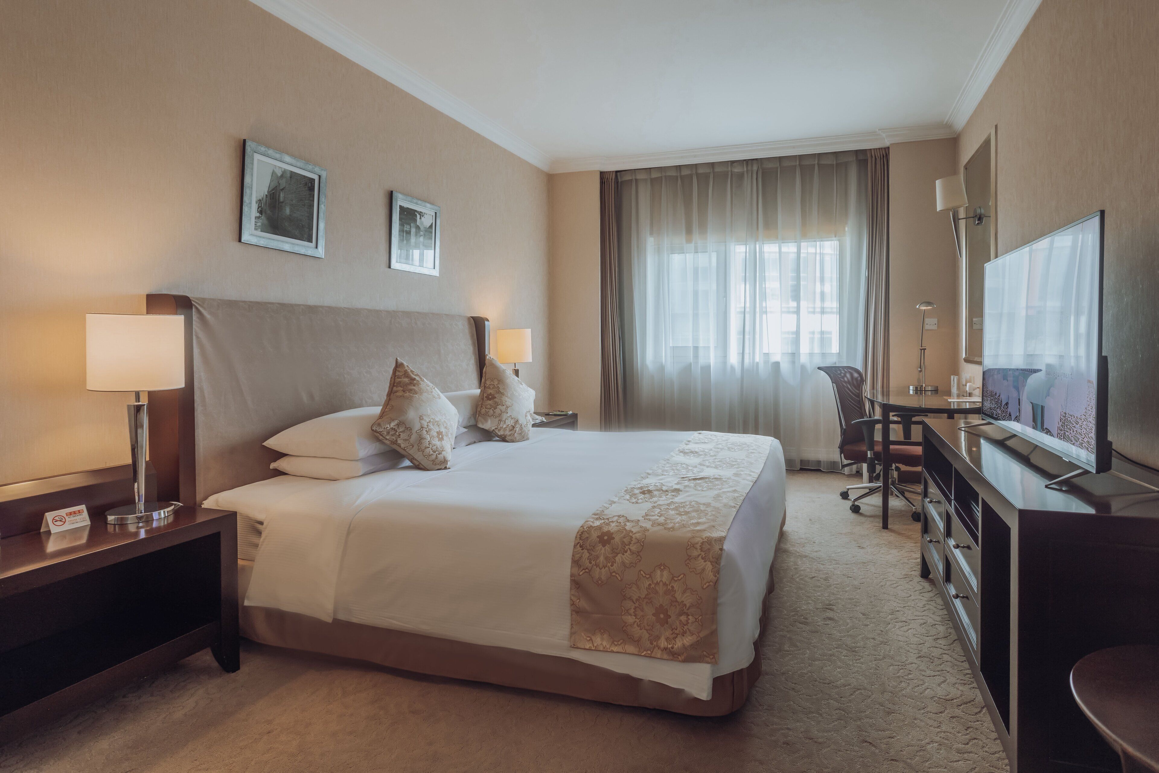 Suite, 2 Bedrooms, Kitchen (Dining) | Premium bedding, down comforters, minibar, in-room safe