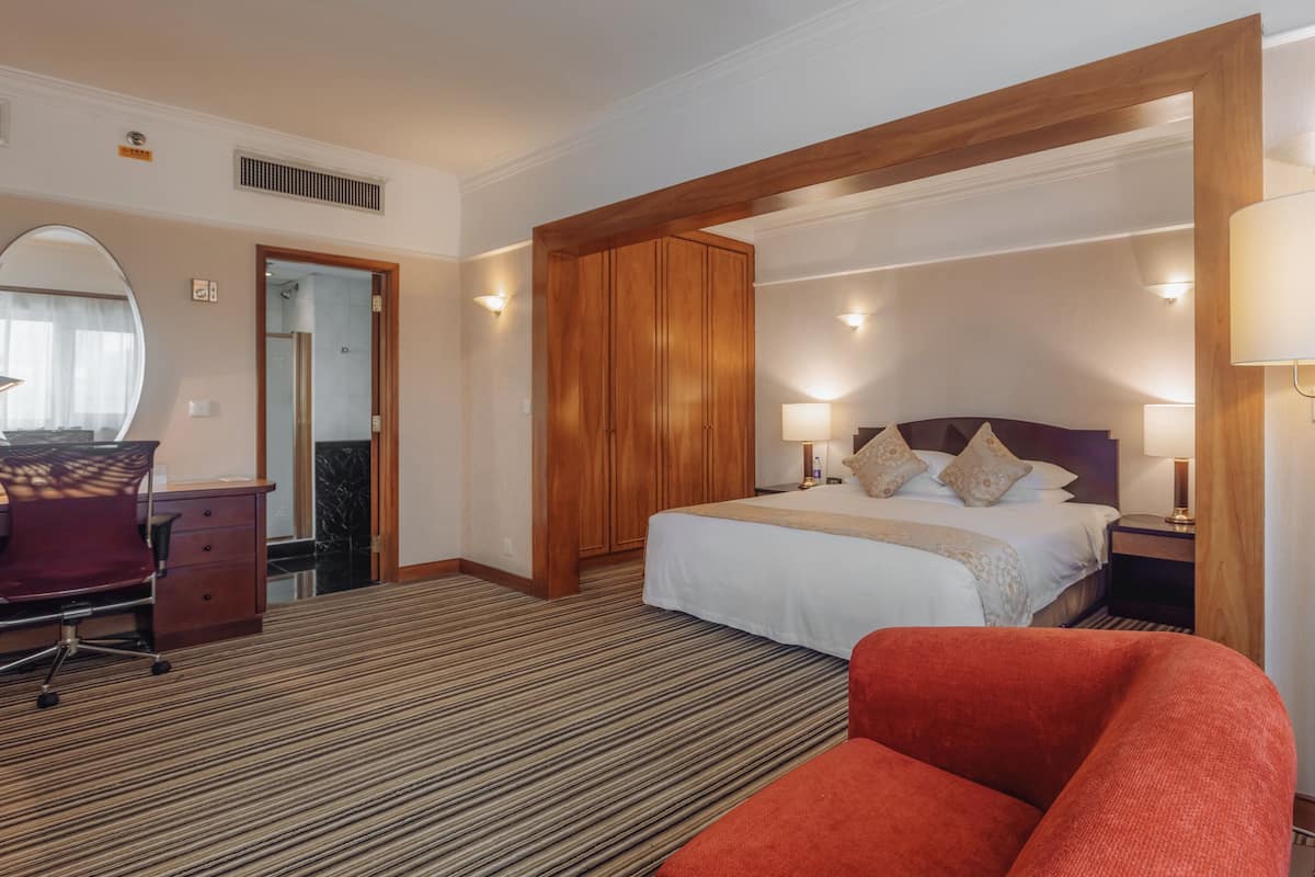 Suite, 2 Bedrooms, Kitchen (Dining) | Premium bedding, down comforters, minibar, in-room safe