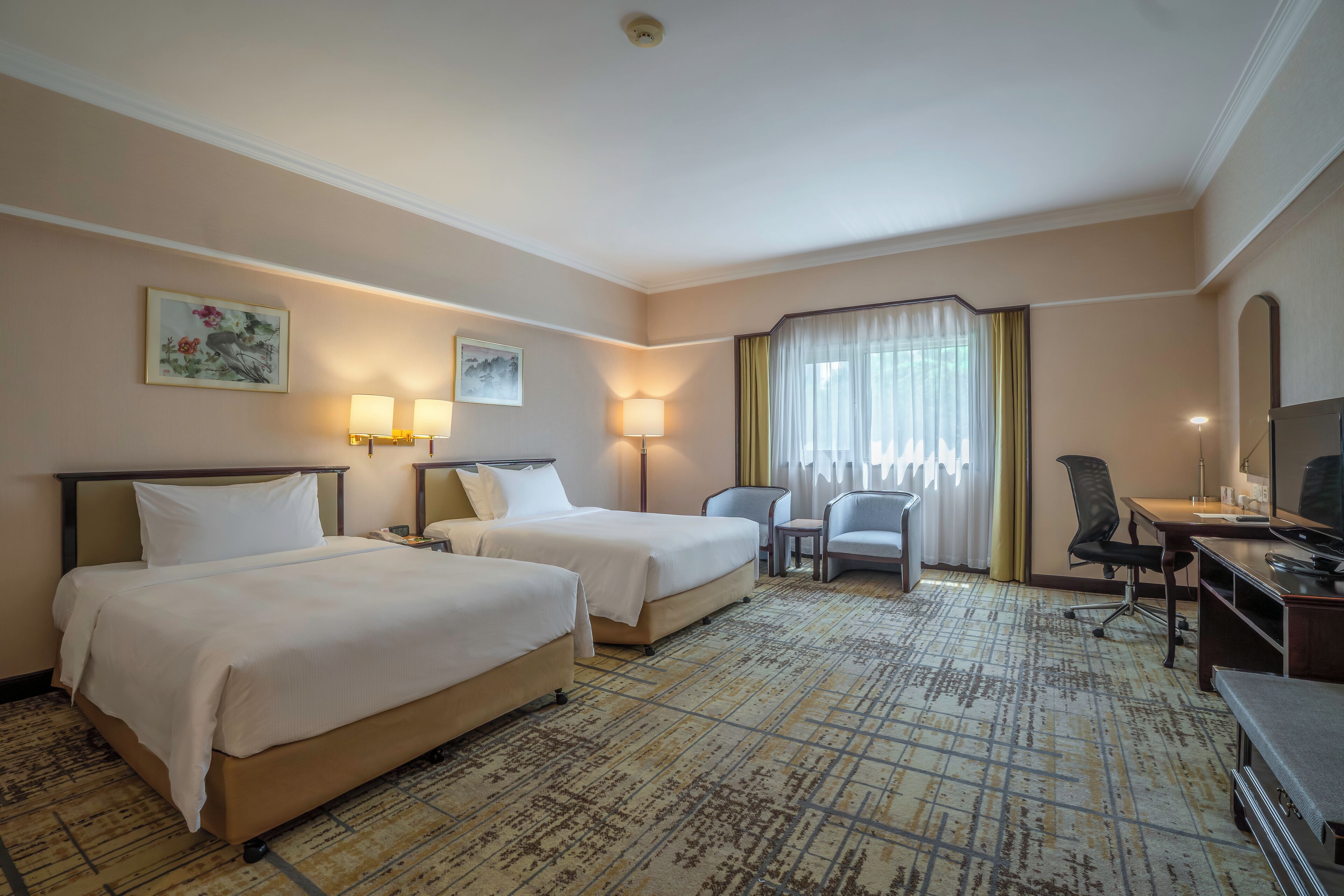 Standaard kamer, 2 tweepersoonsbedden | Luxe beddengoed, donsdekens, een minibar, een kluis op de kamer