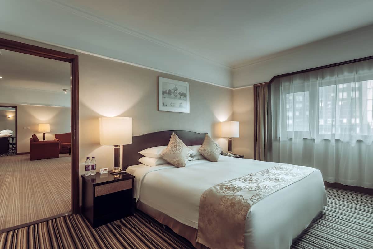 1 bedroom, premium bedding, pillow-top beds, minibar