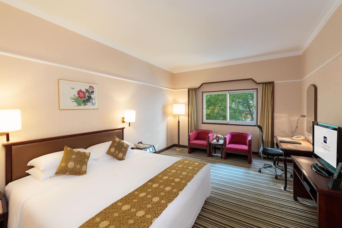 1 bedroom, premium bedding, pillow-top beds, minibar
