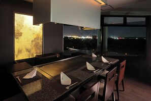 2 restaurants, dinner served, Japanese cuisine - ANA Crowne Plaza Narita by IHG (Narita)