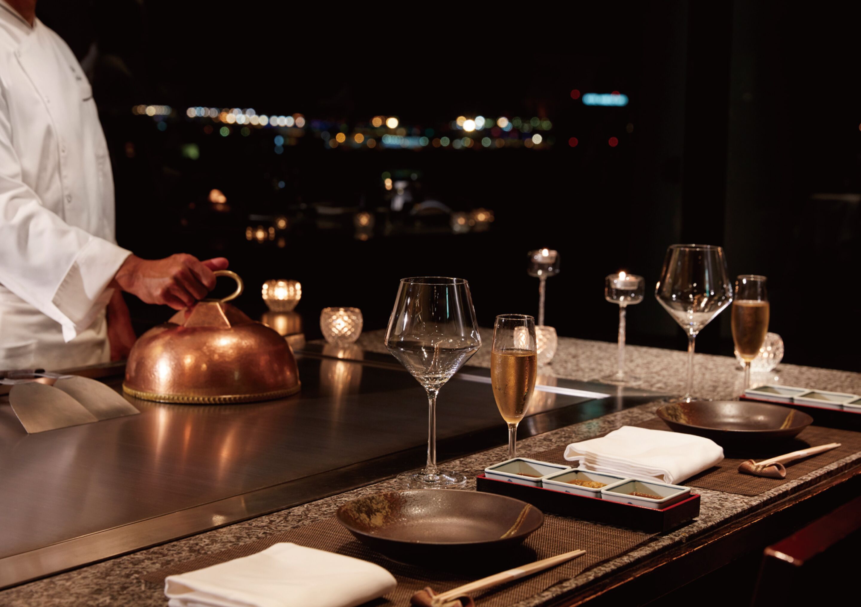 2 restaurants, dinner served, Japanese cuisine