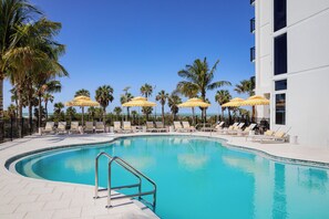 Outdoor pool, sun loungers