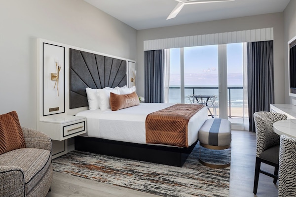 Room, 1 King Bed, Ocean View | Premium bedding, in-room safe, desk, laptop workspace