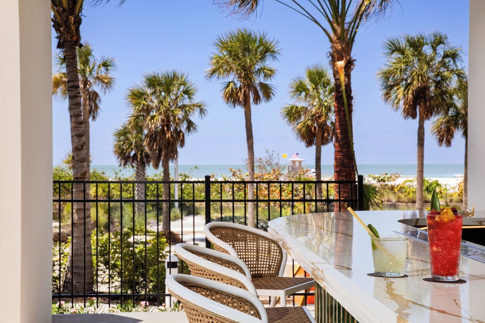 Cirque St. Armands Beachside by null