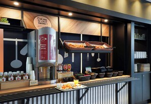 Daily buffet breakfast for a fee - B&B HOTEL Marseille Prado Parc des expositions (Marseille)