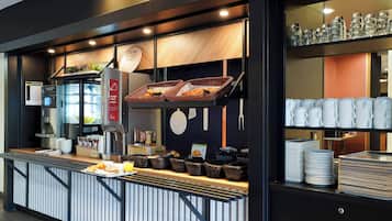 Café da manhã com buffet todos os dias mediante uma taxa