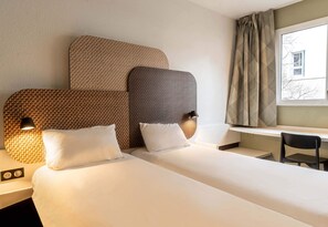 Twin Room, Non Smoking | Premium bedding, desk, blackout curtains, soundproofing - B&B HOTEL Marseille Prado Parc des expositions (Marseille)